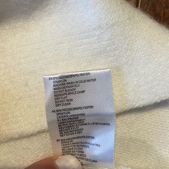 RD Style Hooded Poncho - Picture 5 of 7